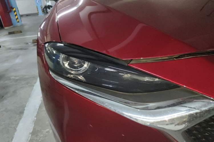Used Mazda CX-4 2021 2.0L Automatic Two-Wheel Drive Blue Sky Dynamic Edition Right Front Headlight