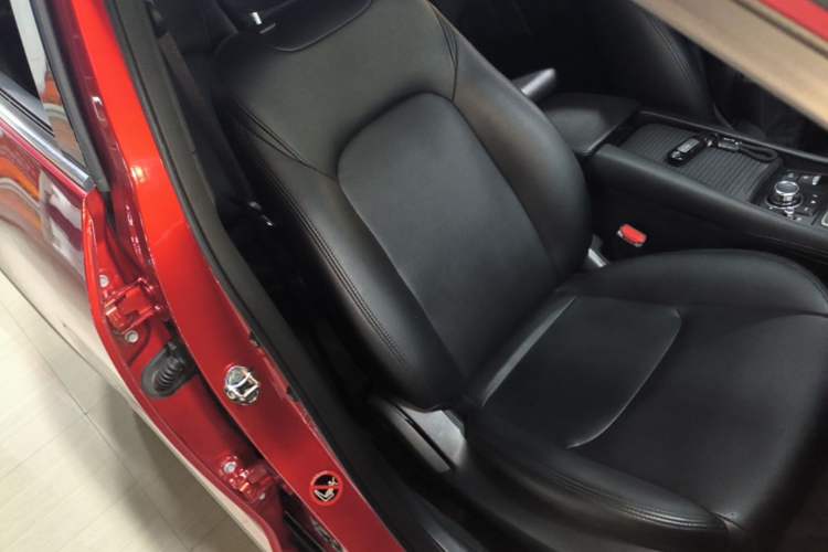 Used Mazda CX-4 2021 2.0L Automatic Two-Wheel Drive Blue Sky Exploration Edition Right Front Seat