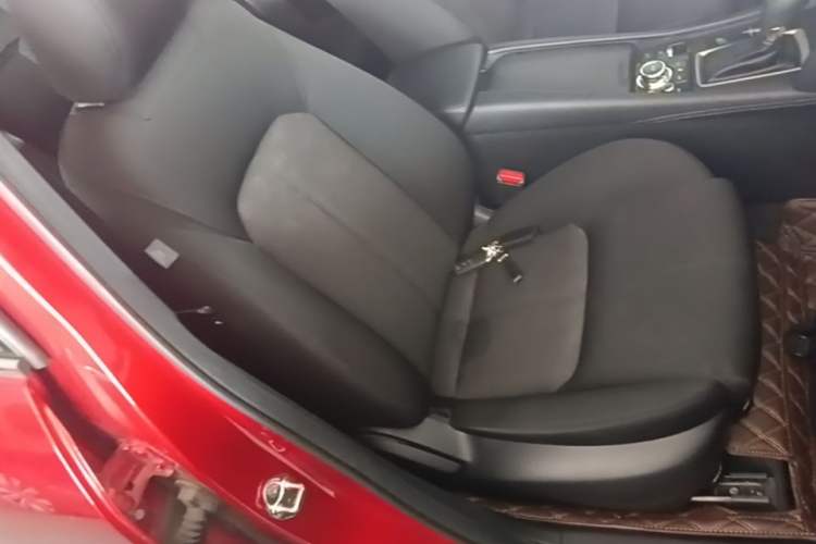 Used Mazda CX-4 2021 2.0L Automatic Two-Wheel Drive Blue Sky Dynamic Edition Right Front Seat