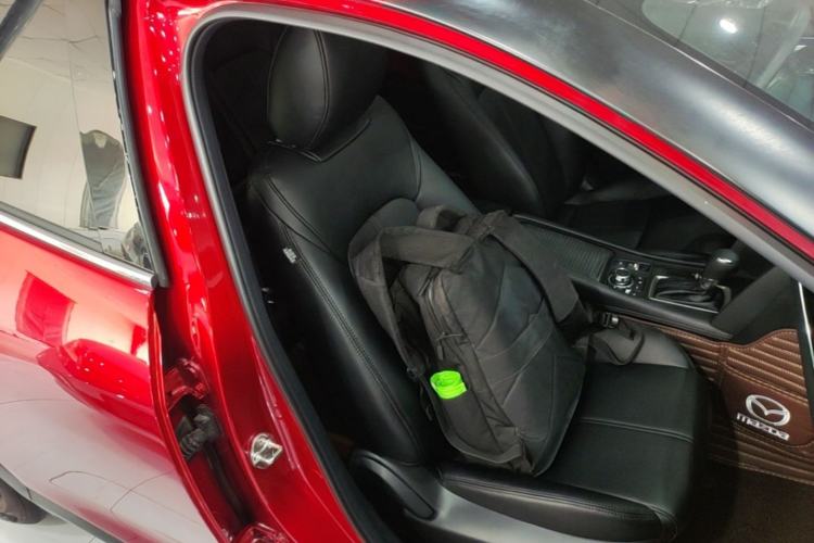 Used Mazda CX-4 2021 2.0L Automatic Two-Wheel Drive Blue Sky Dynamic Edition Right Front Seat