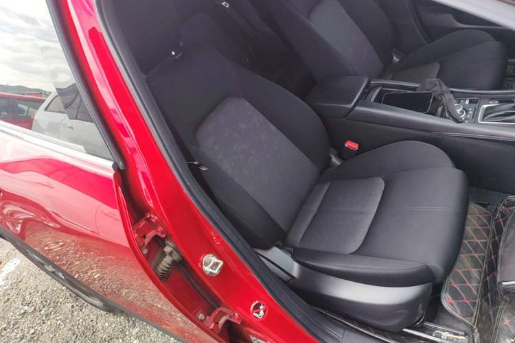 Used Mazda CX-4 2021 2.0L Automatic Two-Wheel Drive Blue Sky Exploration Edition Right Front Seat