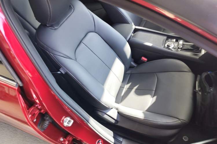 Used Mazda CX-4 2021 2.0L Automatic Two-Wheel Drive Blue Sky Dynamic Edition Right Front Seat