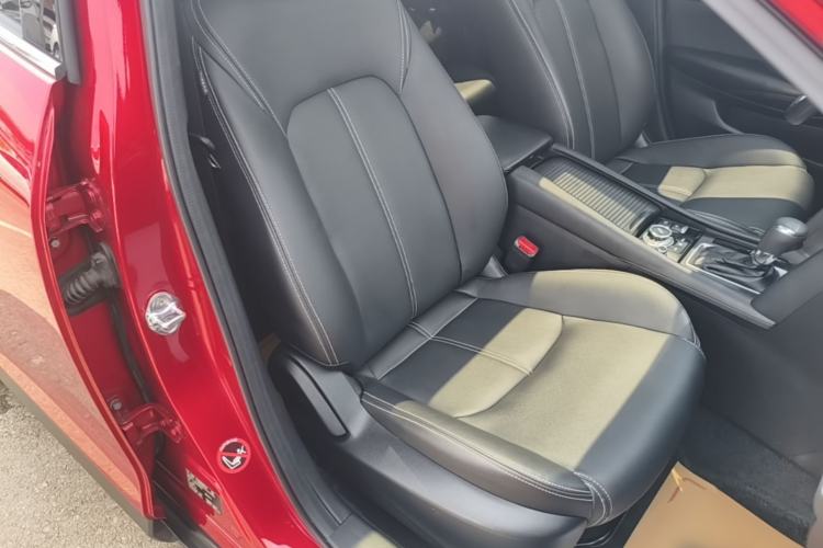 Used Mazda CX-4 2021 2.0L Automatic Two-Wheel Drive Blue Sky Dynamic Edition Right Front Seat