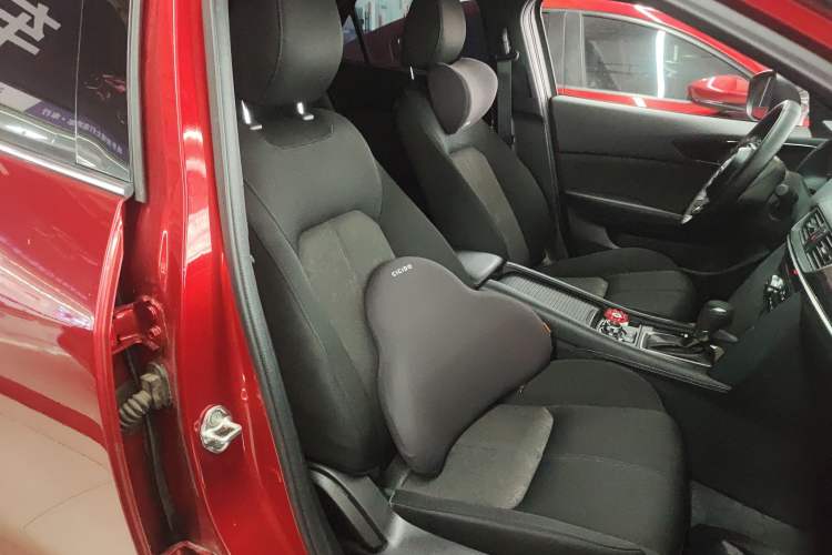 Used Mazda CX-4 2021 2.0L Automatic Two-Wheel Drive Blue Sky Exploration Edition Right Front Seat