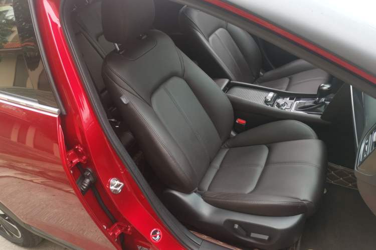 Used Mazda CX-4 2021 2.5L Automatic All-Wheel Drive Blue Sky Passion Edition Right Front Seat