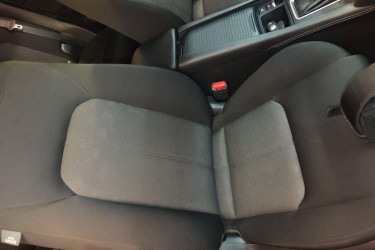 Used Mazda CX-4 2021 2.0L Automatic Two-Wheel Drive Blue Sky Dynamic Edition Right Front Seat