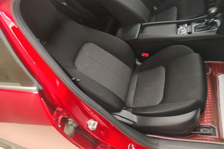 Used Mazda CX-4 2021 2.0L Automatic Two-Wheel Drive Blue Sky Dynamic Edition Right Front Seat