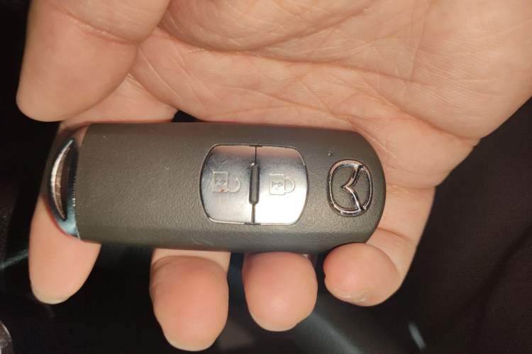 Used Mazda CX-4 2021 2.0L Automatic Two-Wheel Drive Blue Sky Dynamic Edition Vehicle Key