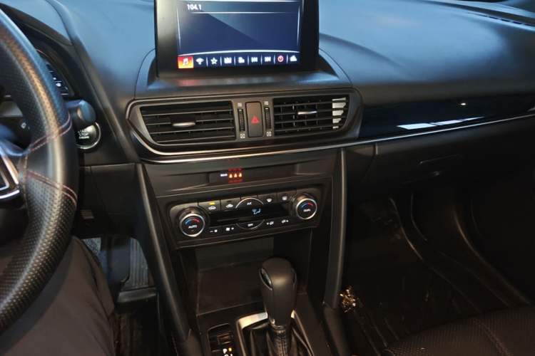 Used Mazda CX-4 2021 2.0L Automatic Two-Wheel Drive Blue Sky Dynamic Edition Audio And AC Panel