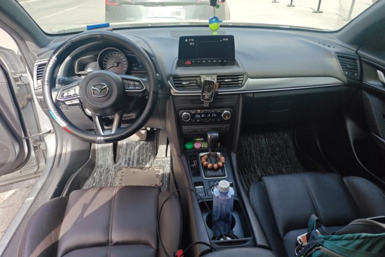 Used Mazda CX-4 2021 2.0L Automatic Two-Wheel Drive Blue Sky Luxury Edition Center Console