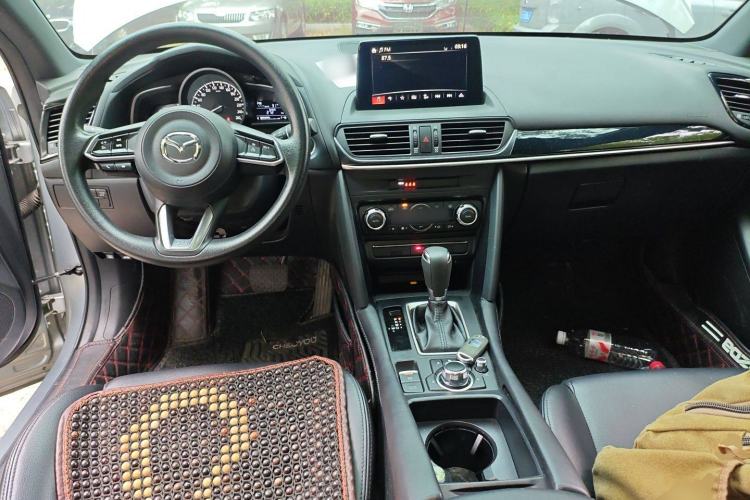 Used Mazda CX-4 2021 2.0L Automatic Two-Wheel Drive Blue Sky Exploration Edition Center Console