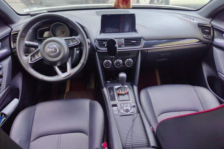 Used Mazda CX-4 2021 2.0L Automatic Two-Wheel Drive Blue Sky Dynamic Edition Center Console