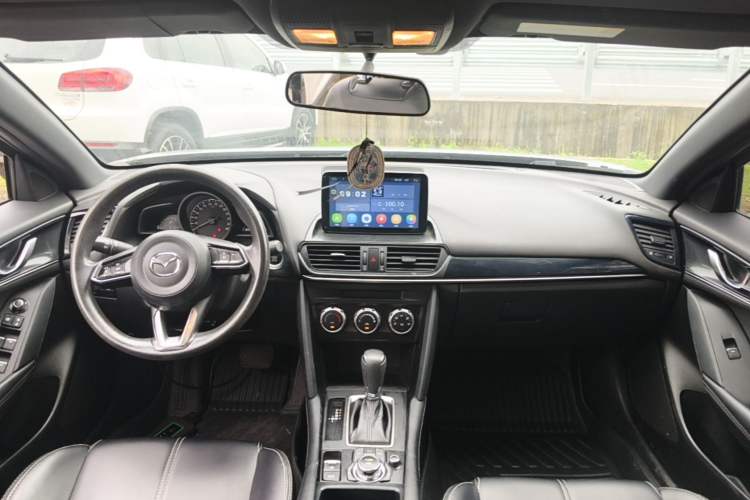 Used Mazda CX-4 2021 2.0L Automatic Two-Wheel Drive Blue Sky Dynamic Edition Center Console