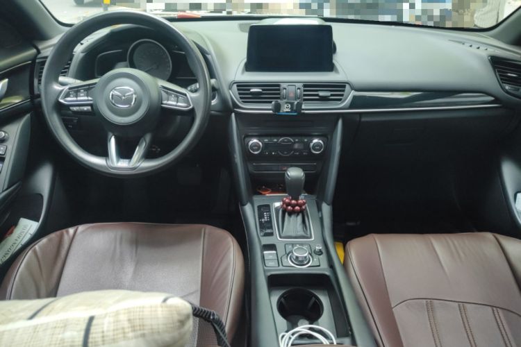 Used Mazda CX-4 2021 2.0L Automatic Two-Wheel Drive Blue Sky Exploration Edition Center Console