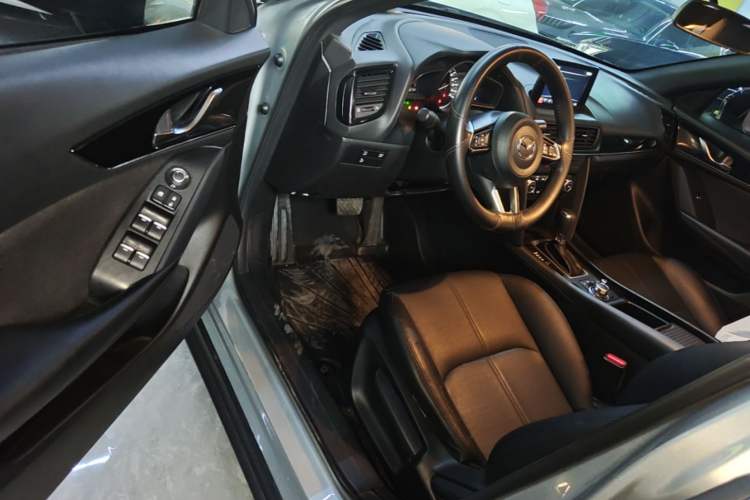 Used Mazda CX-4 2021 2.0L Automatic Two-Wheel Drive Blue Sky Dynamic Edition Driver Seat