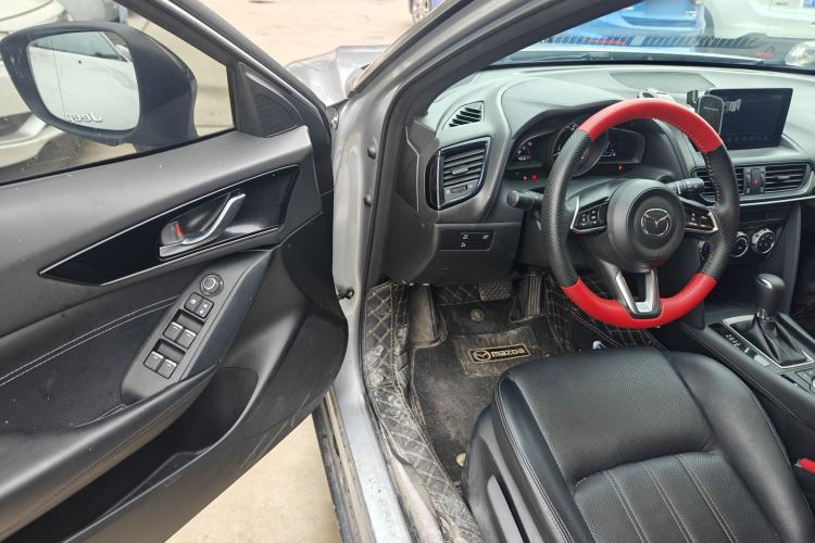 Used Mazda CX-4 2021 2.0L Automatic Two-Wheel Drive Blue Sky Dynamic Edition Driver Seat