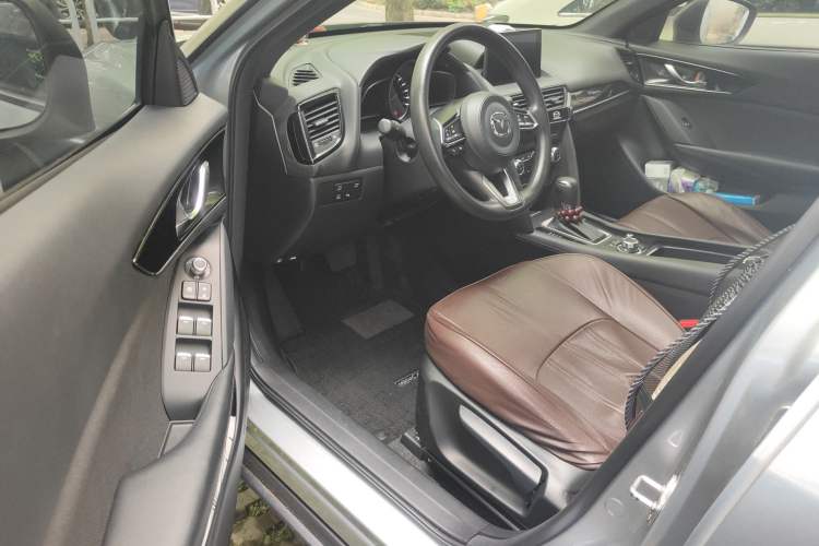 Used Mazda CX-4 2021 2.0L Automatic Two-Wheel Drive Blue Sky Exploration Edition Driver Seat