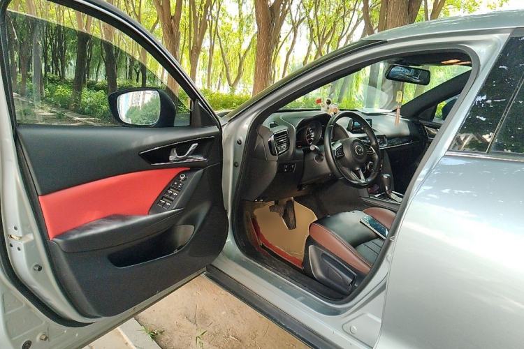 Used Mazda CX-4 2021 2.0L Automatic Two-Wheel Drive Blue Sky Dynamic Edition Driver Seat