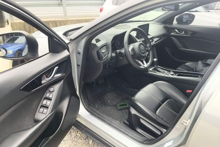 Used Mazda CX-4 2021 2.0L Automatic Two-Wheel Drive Blue Sky Dynamic Edition Driver Seat