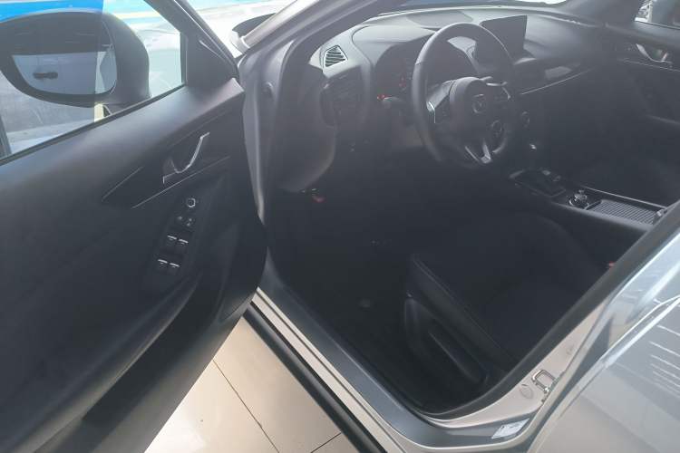 Used Mazda CX-4 2021 2.0L Automatic Two-Wheel Drive Blue Sky Dynamic Edition Interior 3