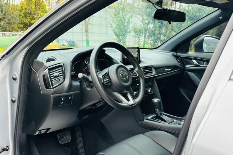 Used Mazda CX-4 2021 2.0L Automatic Two-Wheel Drive Blue Sky Dynamic Edition Interior 4