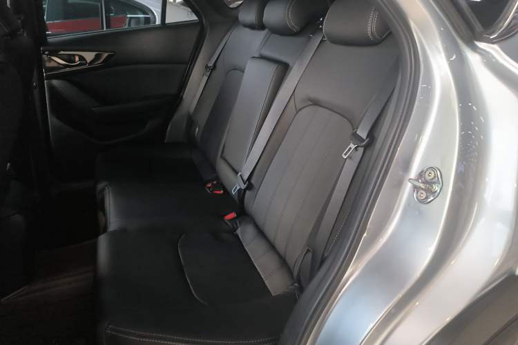 Used Mazda CX-4 2021 2.0L Automatic Two-Wheel Drive Blue Sky Dynamic Edition Interior 4