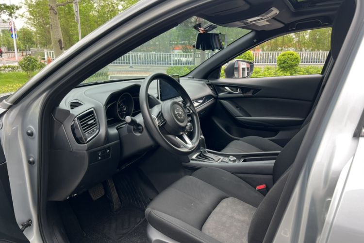 Used Mazda CX-4 2021 2.0L Automatic Two-Wheel Drive Blue Sky Dynamic Edition Interior 5