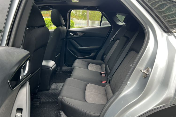 Used Mazda CX-4 2021 2.0L Automatic Two-Wheel Drive Blue Sky Dynamic Edition Interior 7