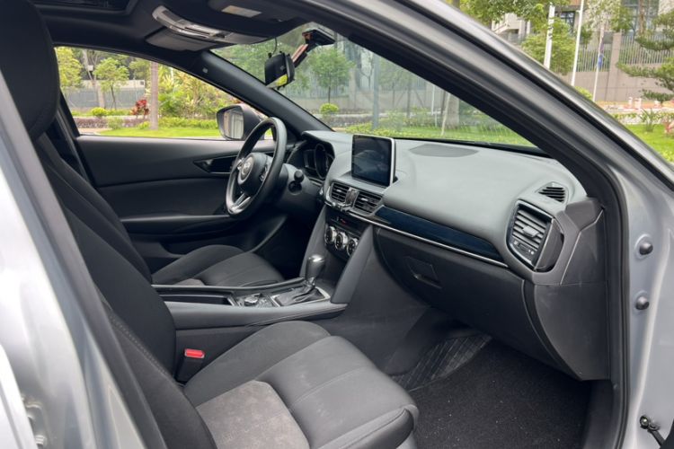 Used Mazda CX-4 2021 2.0L Automatic Two-Wheel Drive Blue Sky Dynamic Edition Interior 8