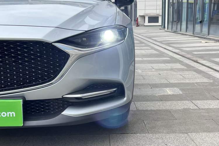 Used Mazda CX-4 2021 2.0L Automatic Two-Wheel Drive Blue Sky Dynamic Edition Left Front Headlight