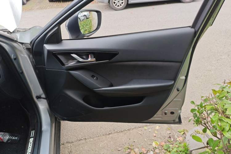 Used Mazda CX-4 2021 2.0L Automatic Two-Wheel Drive Blue Sky Exploration Edition Right Front Door Interior