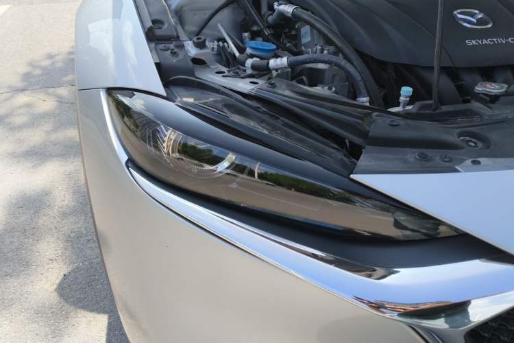 Used Mazda CX-4 2021 2.0L Automatic Two-Wheel Drive Blue Sky Dynamic Edition Right Front Headlight