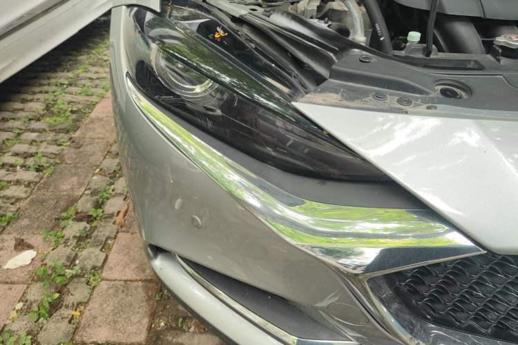 Used Mazda CX-4 2021 2.0L Automatic Two-Wheel Drive Blue Sky Exploration Edition Right Front Headlight