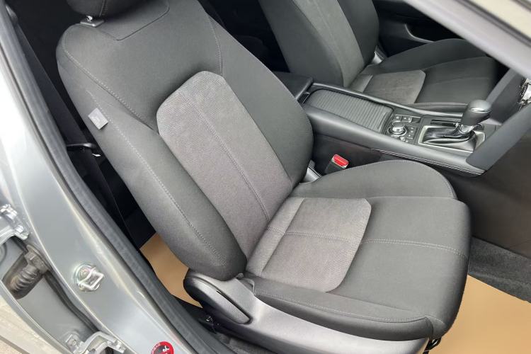 Used Mazda CX-4 2021 2.0L Automatic Two-Wheel Drive Blue Sky Dynamic Edition Right Front Seat