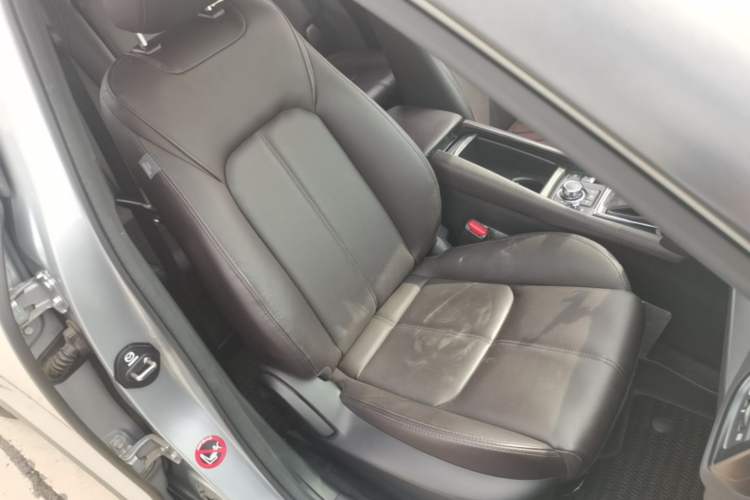 Used Mazda CX-4 2021 2.0L Automatic Two-Wheel Drive Blue Sky Luxury Edition Right Front Seat