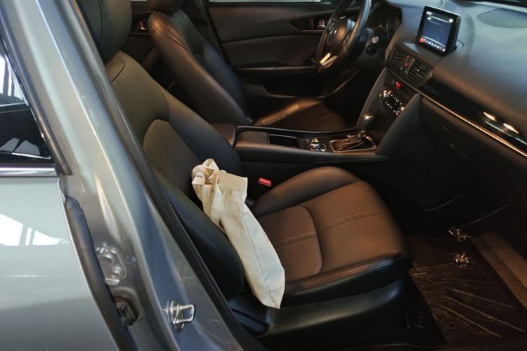 Used Mazda CX-4 2021 2.0L Automatic Two-Wheel Drive Blue Sky Dynamic Edition Right Front Seat
