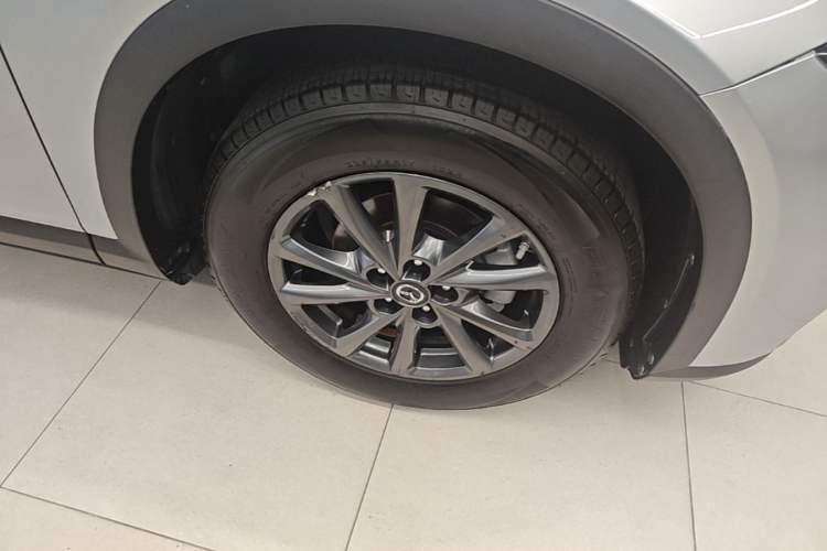 Used Mazda CX-4 2021 2.0L Automatic Two-Wheel Drive Blue Sky Dynamic Edition Right Front Wheel Hub