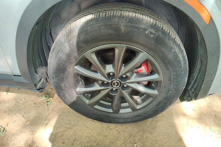 Used Mazda CX-4 2021 2.0L Automatic Two-Wheel Drive Blue Sky Dynamic Edition Right Front Wheel Hub