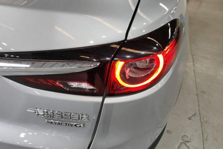 Used Mazda CX-4 2021 2.0L Automatic Two-Wheel Drive Blue Sky Dynamic Edition Right Rear Taillight
