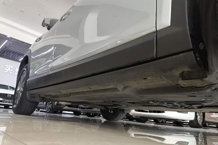 Used Mazda CX-4 2021 2.0L Automatic Two-Wheel Drive Blue Sky Dynamic Edition Right Side Sill