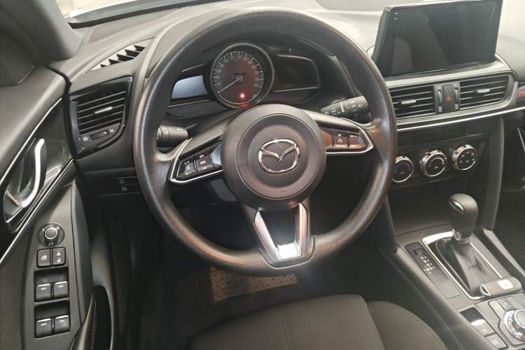 Used Mazda CX-4 2021 2.0L Automatic Two-Wheel Drive Blue Sky Dynamic Edition Steering Wheel