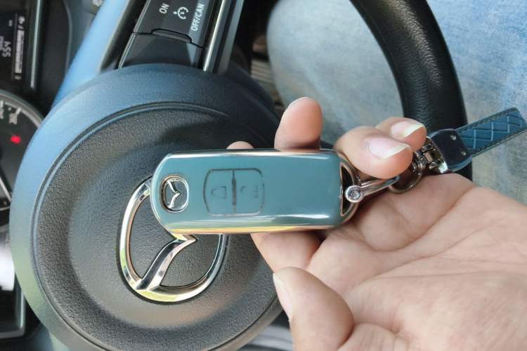 Used Mazda CX-4 2021 2.0L Automatic Two-Wheel Drive Blue Sky Dynamic Edition Vehicle Key