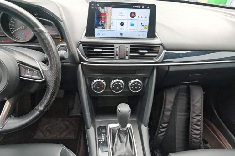 Used Mazda CX-4 2021 2.0L Automatic Two-Wheel Drive Blue Sky Dynamic Edition Audio And AC Panel