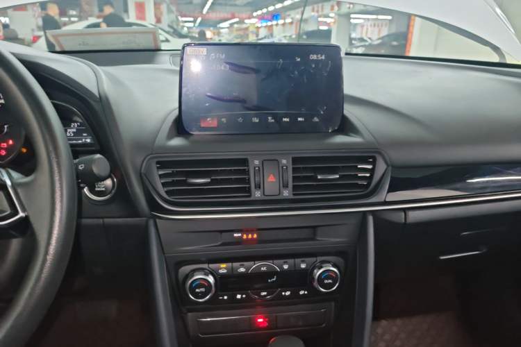 Used Mazda CX-4 2021 2.0L Automatic Two-Wheel Drive Blue Sky Exploration Edition Audio And AC Panel