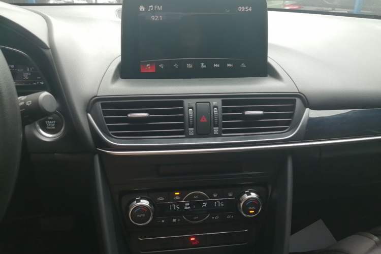Used Mazda CX-4 2021 2.0L Automatic Two-Wheel Drive Blue Sky Exploration Edition Audio And AC Panel