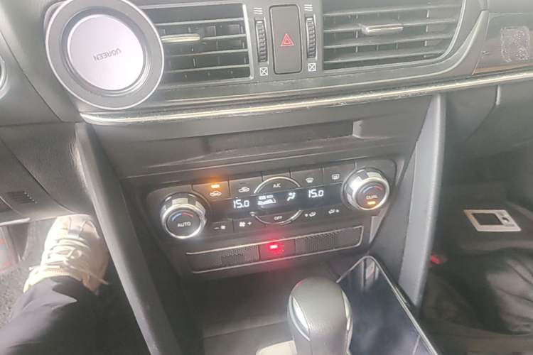 Used Mazda CX-4 2021 2.0L Automatic Two-Wheel Drive Blue Sky Exploration Edition Audio And AC Panel