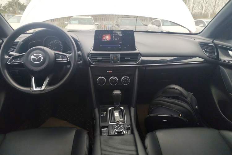 Used Mazda CX-4 2021 2.0L Automatic Two-Wheel Drive Blue Sky Dynamic Edition Audio And AC Panel