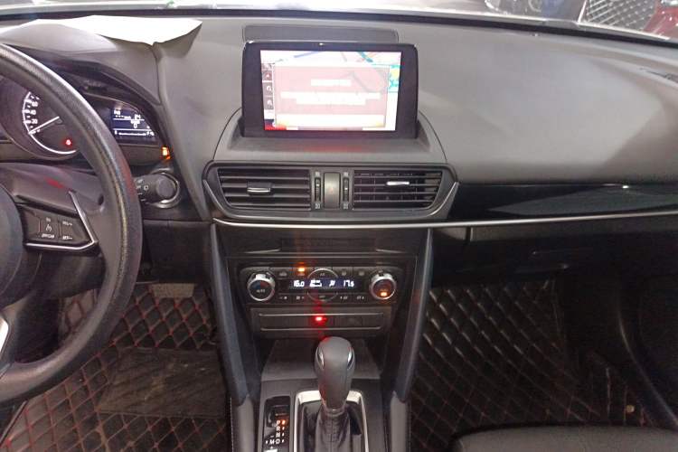 Used Mazda CX-4 2021 2.0L Automatic Two-Wheel Drive Blue Sky Exploration Edition Audio And AC Panel
