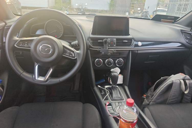 Used Mazda CX-4 2021 2.0L Automatic Two-Wheel Drive Blue Sky Dynamic Edition Center Console