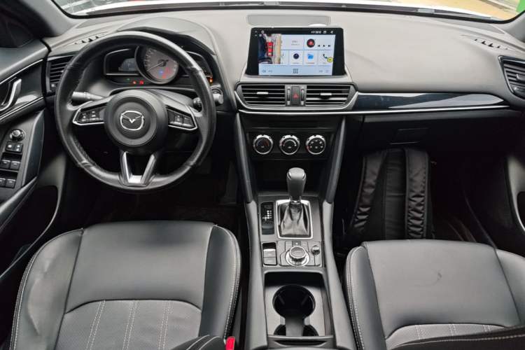 Used Mazda CX-4 2021 2.0L Automatic Two-Wheel Drive Blue Sky Dynamic Edition Center Console